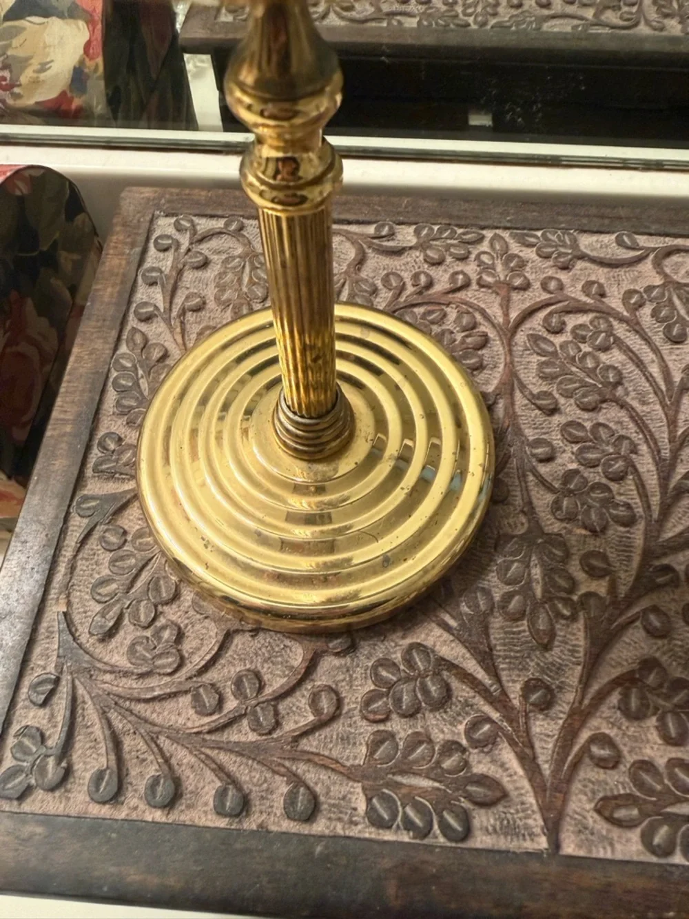 Vintage Gold Round Freestanding Vanity Mirror - Classic Brass Finish